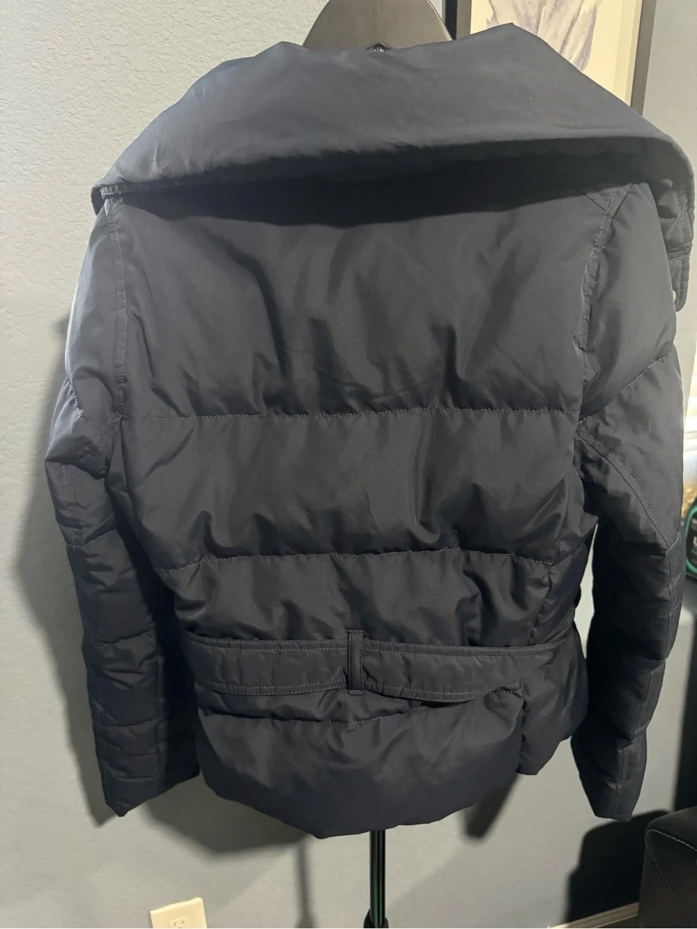 Hollister Navy Quilted Puffer Jacket with Plaid Lining